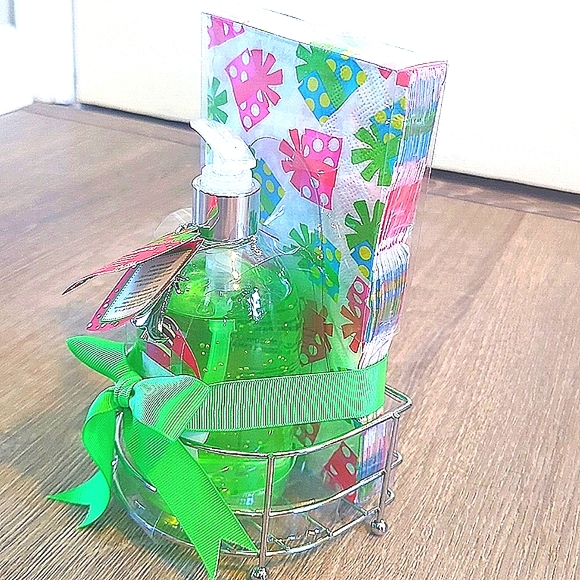 Pier 1 Imports Jolly Holiday Hand Wash Set - Picture 2 of 6